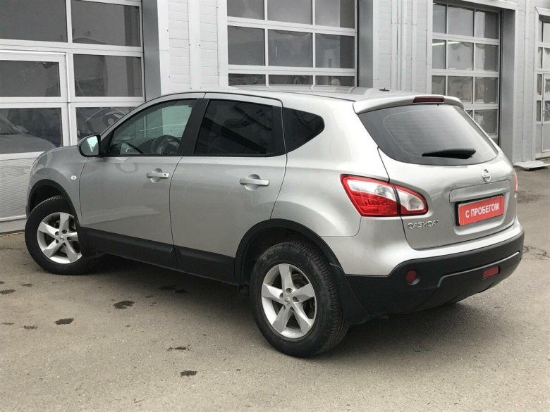 Ниссан Кашкай 2011 серебристый