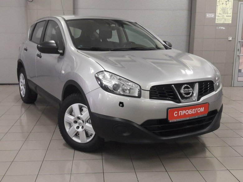 Nissan Qashqai серебристый