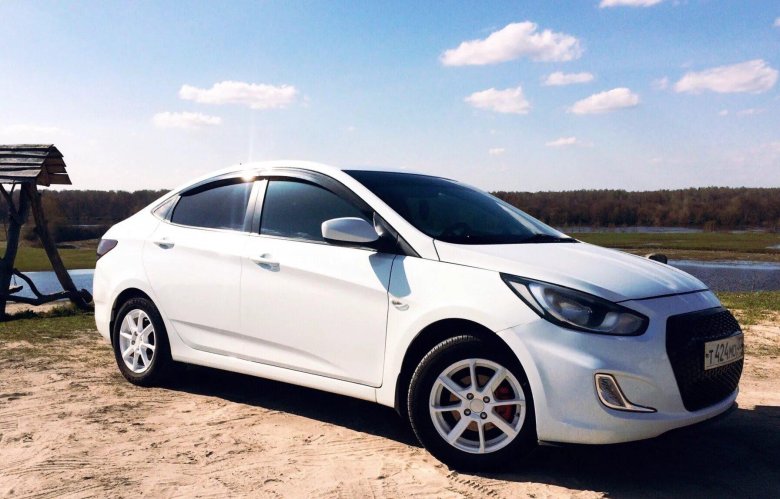 Белый Хендай Солярис