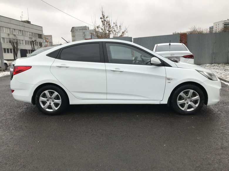 Solaris Hyundai 2014 белый