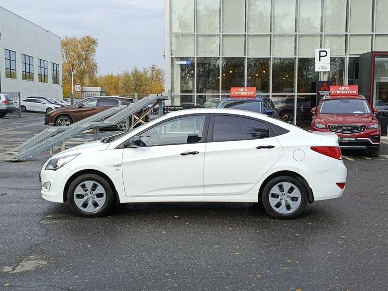 Solaris Hyundai 2014 белый