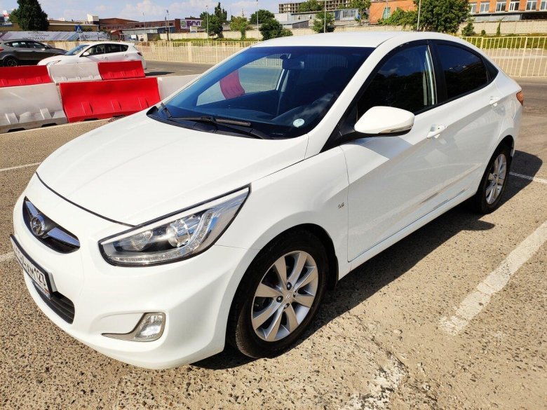 Хендай Солярис 2013 белый седан