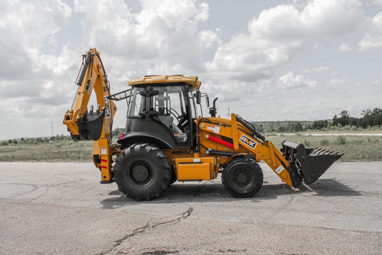 Экскаватор-погрузчик RUNMAX se440