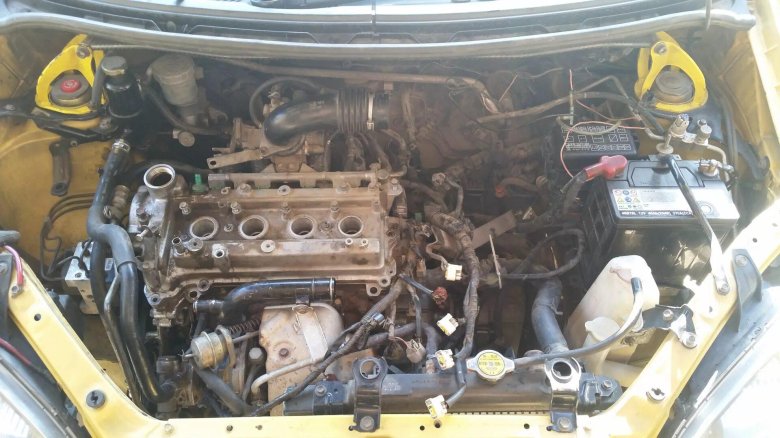 Подкапотное пространство Daihatsu YRV