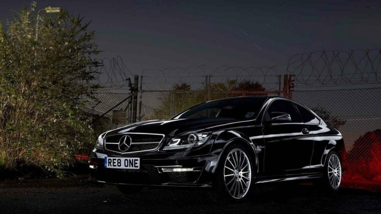 Мерседес-Бенц AMG 63 черный