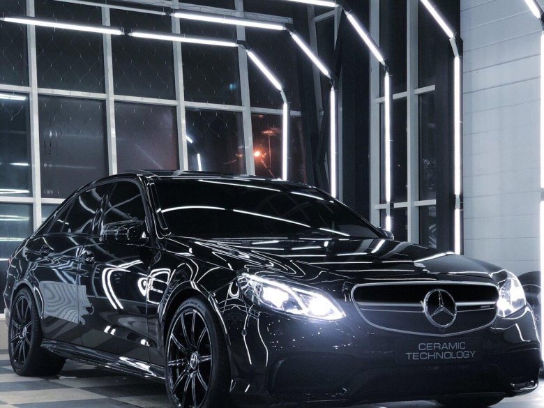 Мерседес Бенц с 63 АМГ черный