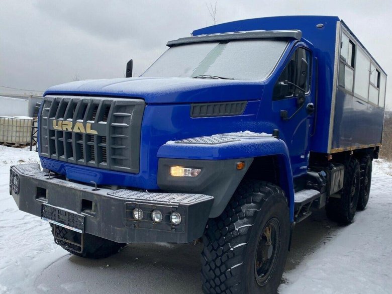 Вахтовый автобус урал