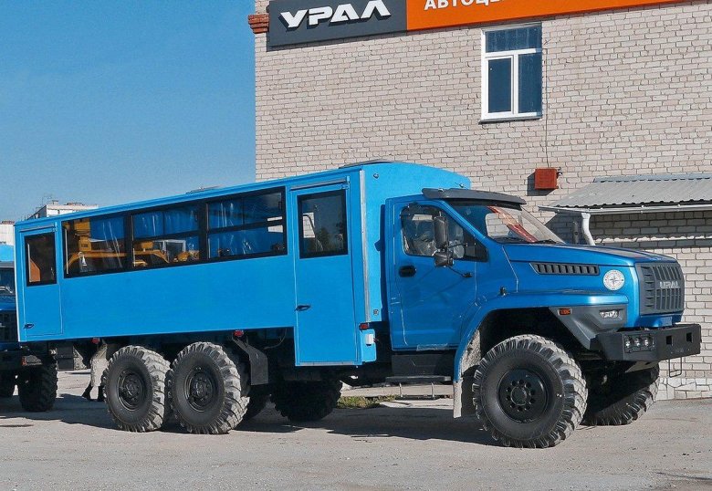 Урал вахтовка 4х4