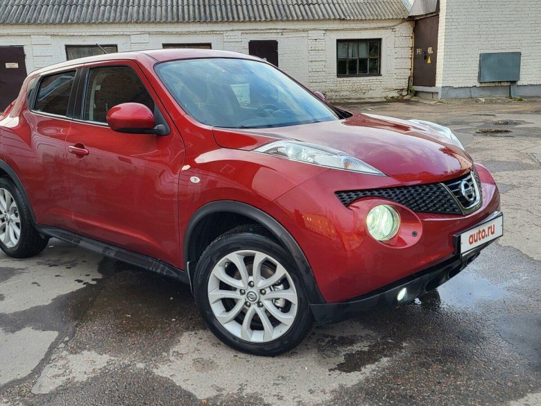 Ниссан Джук 2015 красный