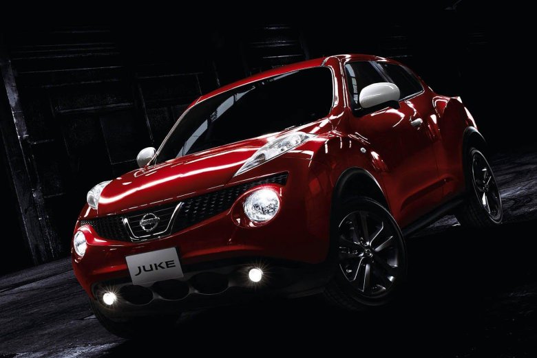 Nissan Juke красный