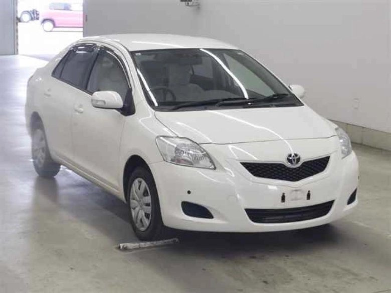 Toyota belta 2011