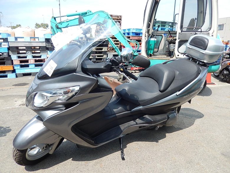 Макси скутер 400 кубов