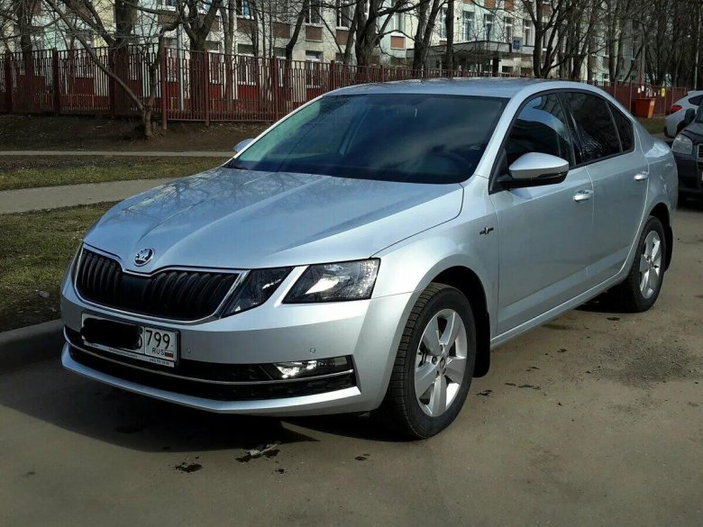 Октавия а7 серебристая