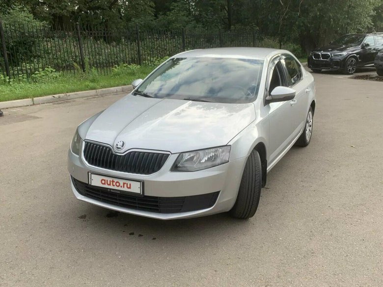 Шкода серебристая