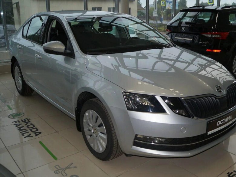 Skoda Octavia 2017 серебристый