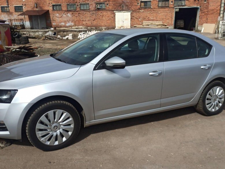Skoda octavia a8 серебристый