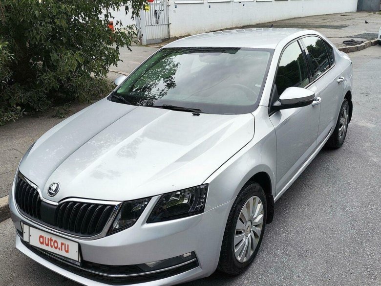 Белый Skoda Octavia III (a7) Рестайлинг 1.6 at (110 л.с.) с пробегом