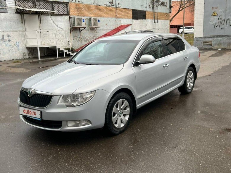 Шкода Суперб 2011 года