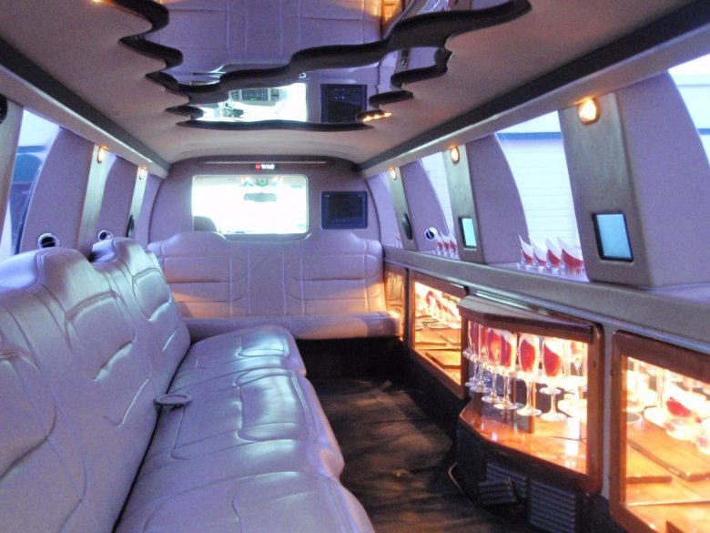 Кадиллак лимузин внутри