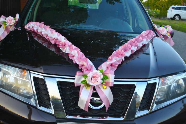 Украшения на свадебную машину из лент