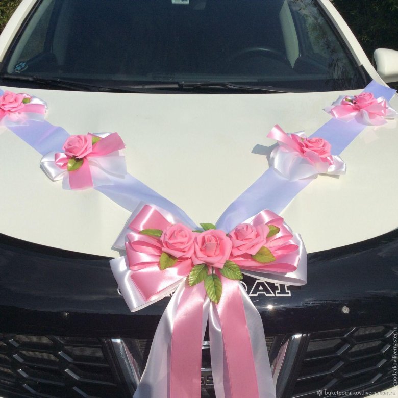 Свадебное украшение на машину