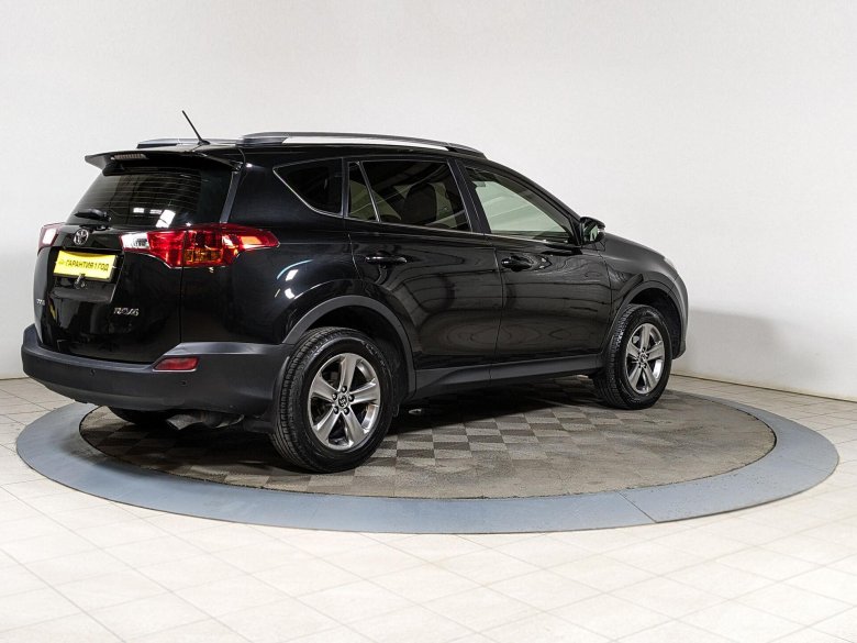Toyota rav4 2016 черный