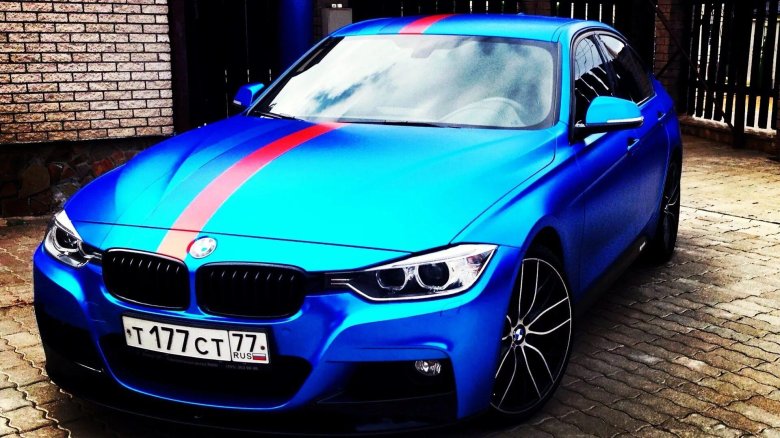 Голубая BMW оулейка