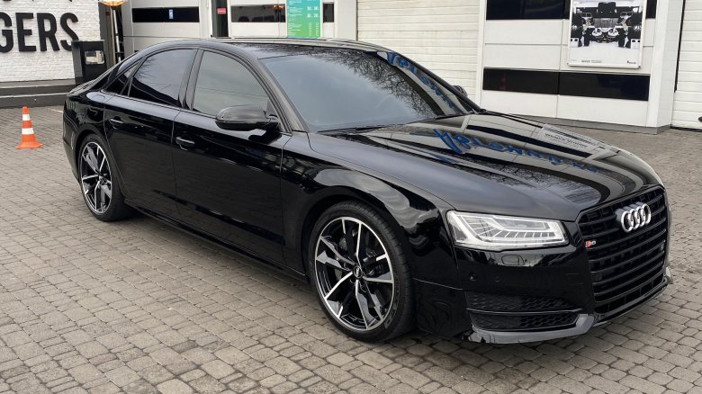 Audi s8 Black