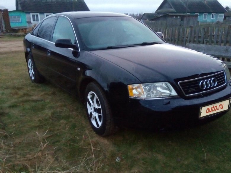 Ауди Старая модель черная