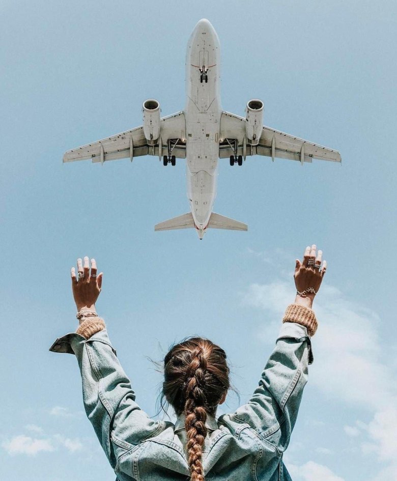 Улетающий самолет