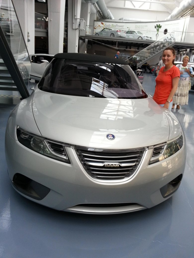 Шведская машина Сааб