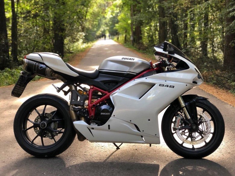 Ducati 848 белый