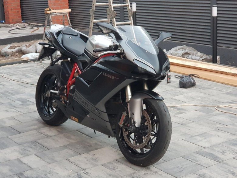 Ducati 848