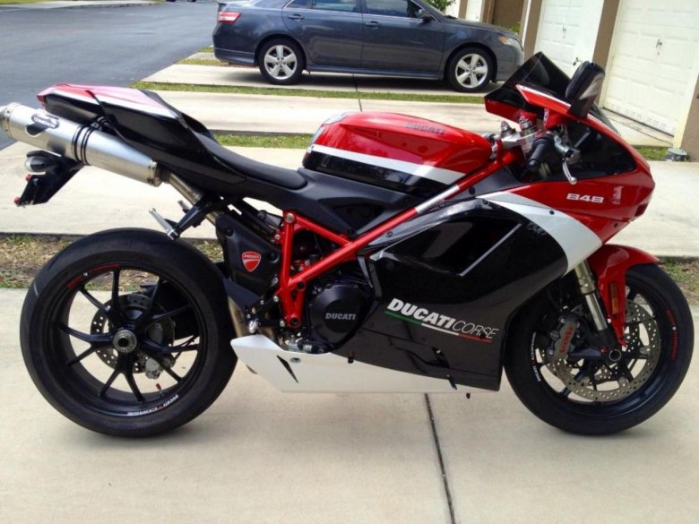 Ducati 848 EVO