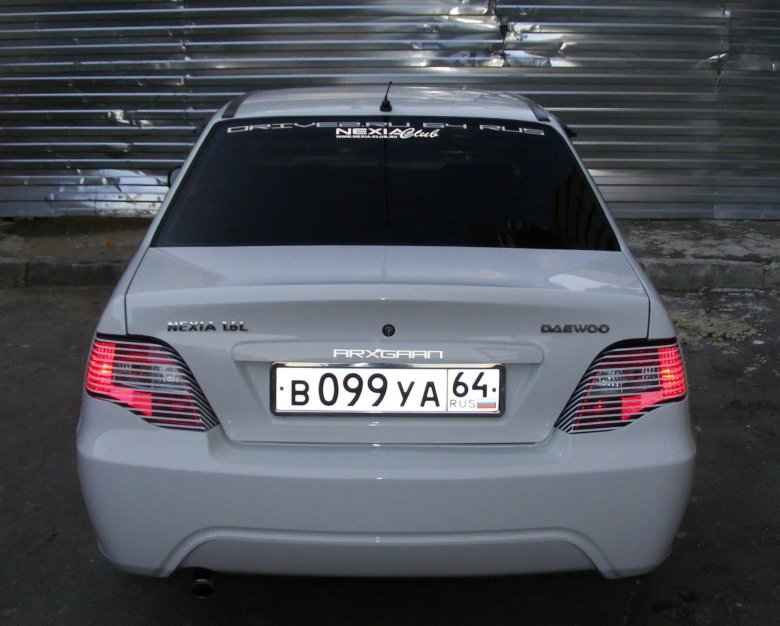 Нексия 1 сзади