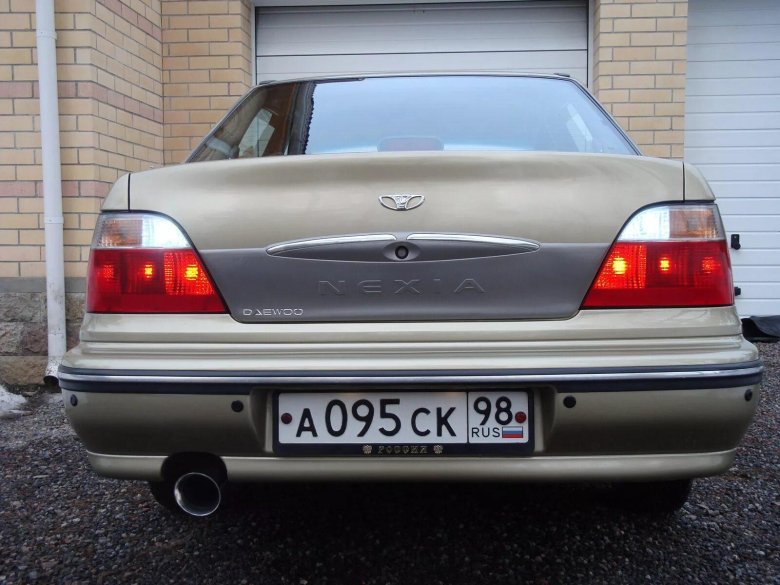 Daewoo Nexia n100 сзади