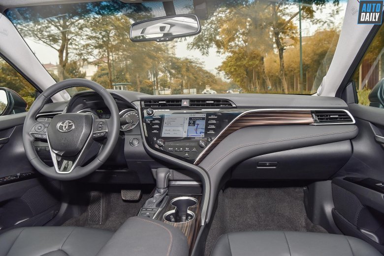 Toyota Camry 2018 салон