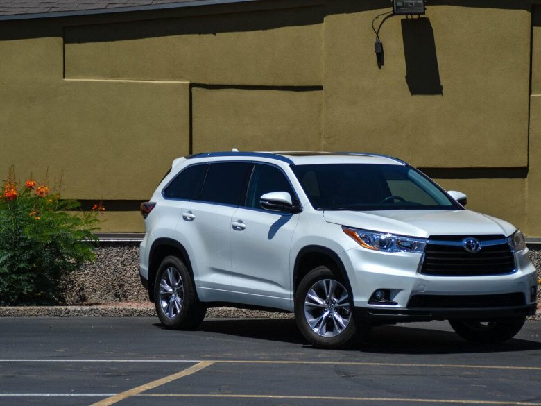 Тойота хайлендер 2016 года