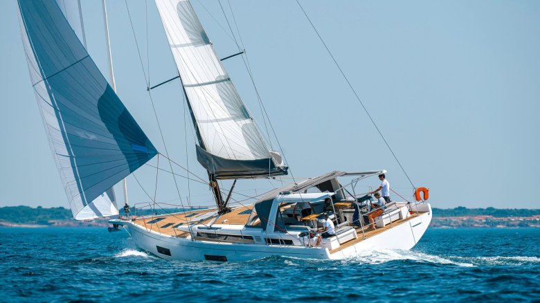 Яхта 60 футов парусная интерьер