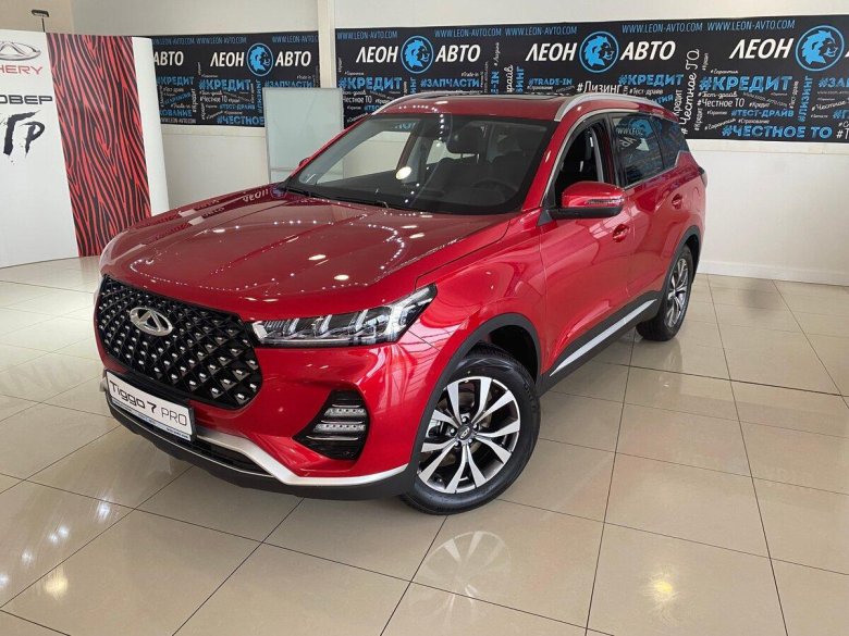 Чери красный внедорожник