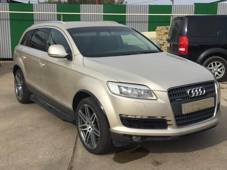 Audi q7 бежевая