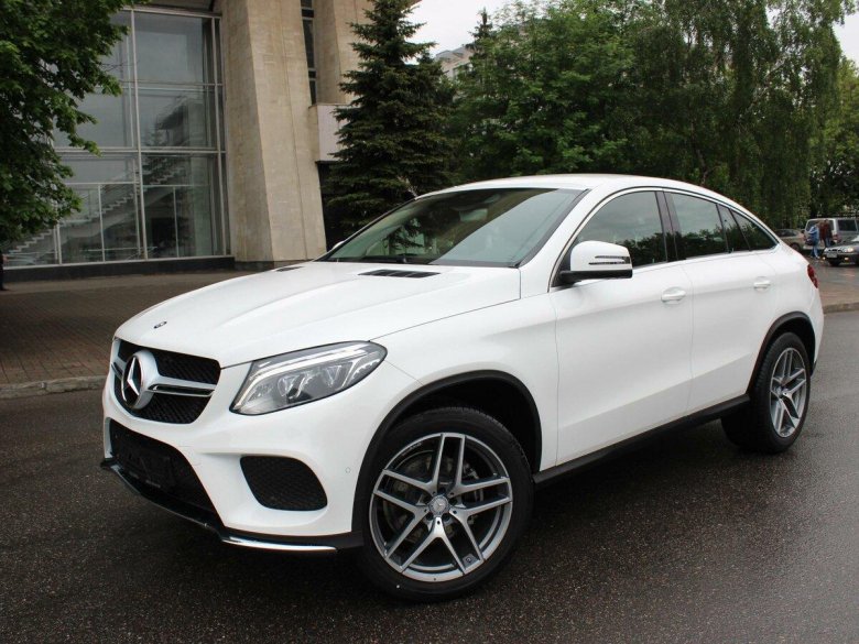 Мерседес-Бенц GLE 350d белый