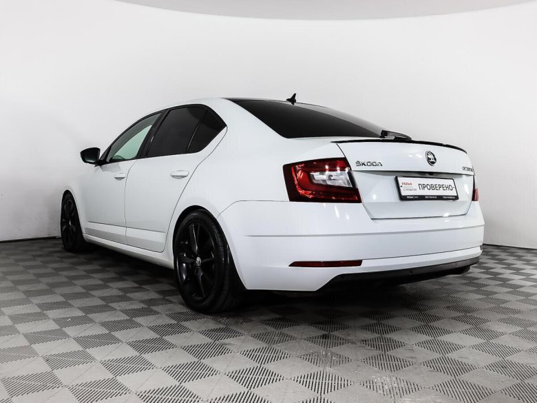 Skoda Octavia a7 белая