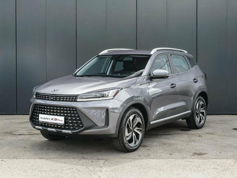 Серый внедорожник