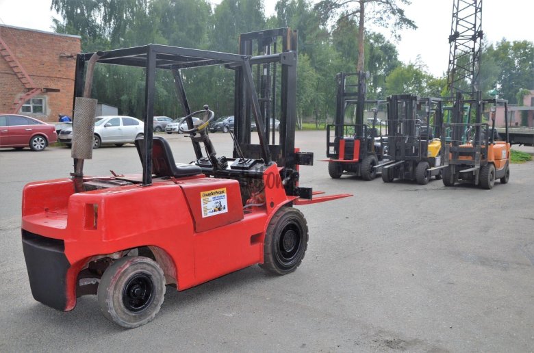 Погрузчик вилочный Балканкар дв 1792