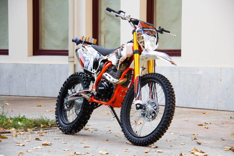 Мотоцикл Regulmoto athlete 250 21/18