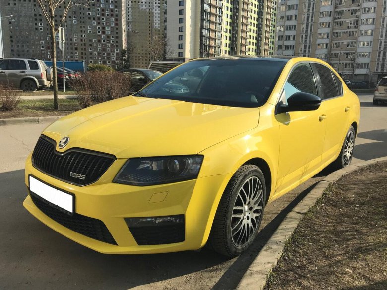 Шкода Октавия а7 желтая