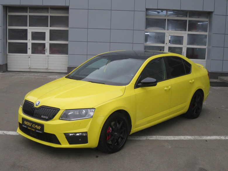 Шкода Октавия а7 желтая
