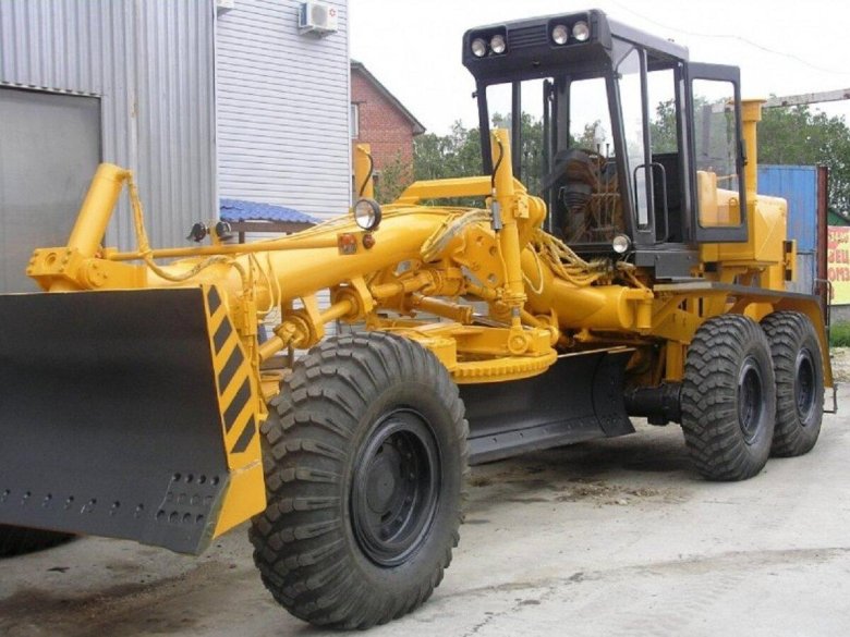 Грейдер ЧСДМ ДЗ-98