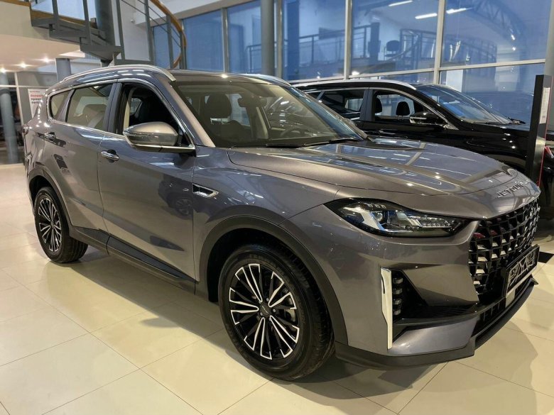 Jetour x 70 plus 2023